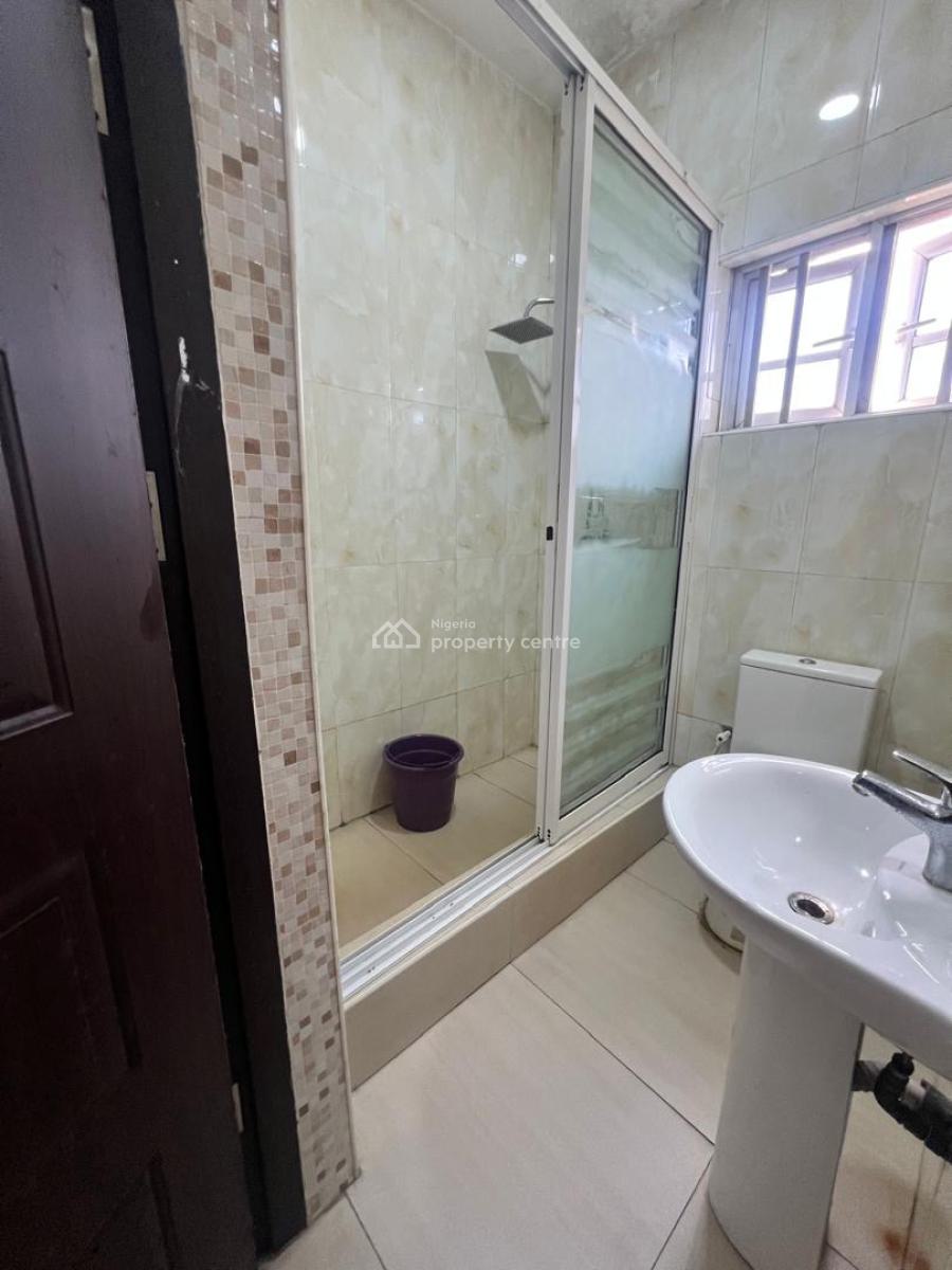 Spacious 3 Bedrooms Apartment, Ikeja Gra, Ikeja, Lagos, Flat / Apartment Short Let