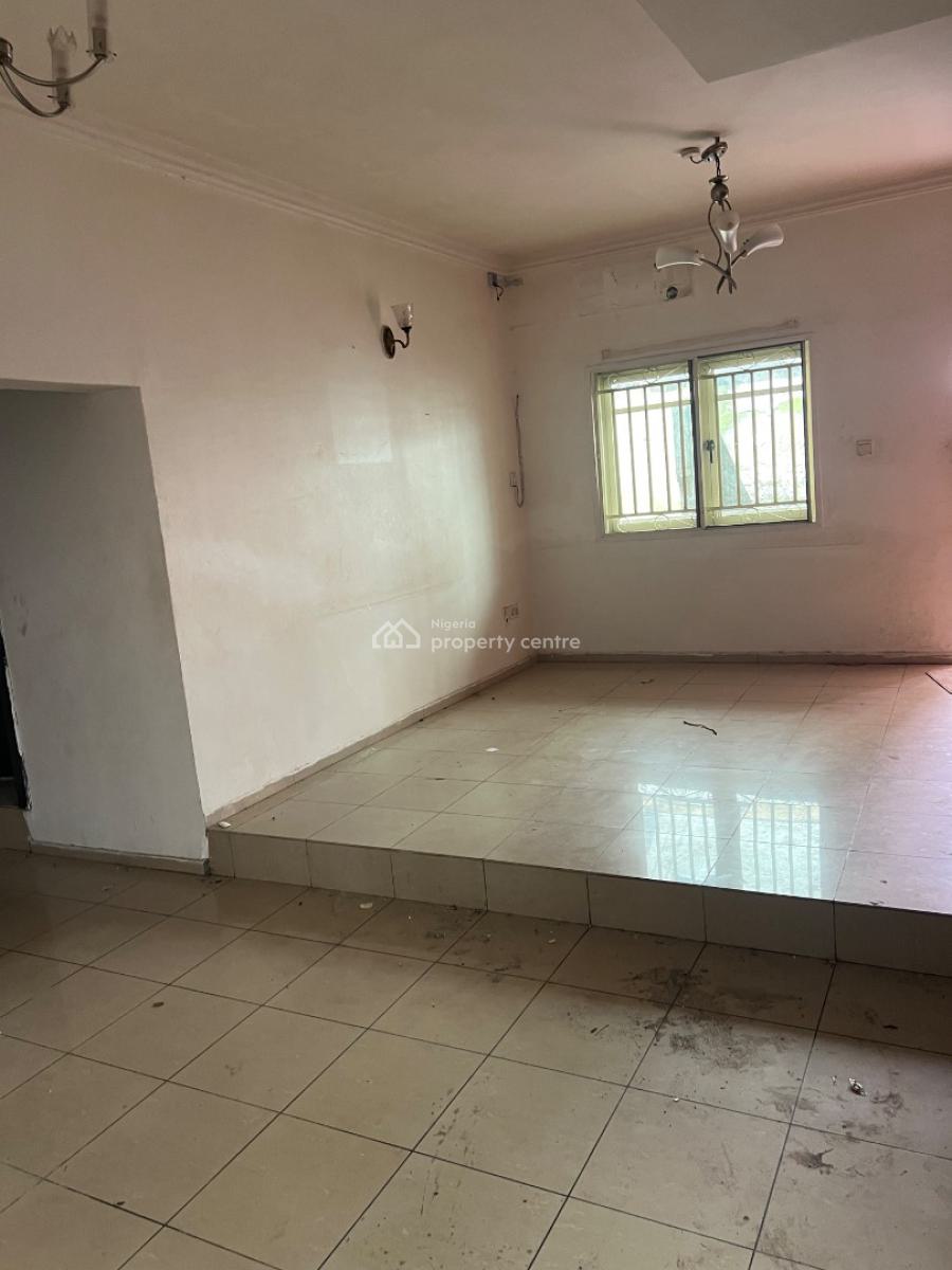 Nice 2 Bedroom Flat, Tarred Rd, Private Compound, Garki 2, Garki, Abuja, Flat / Apartment for Rent
