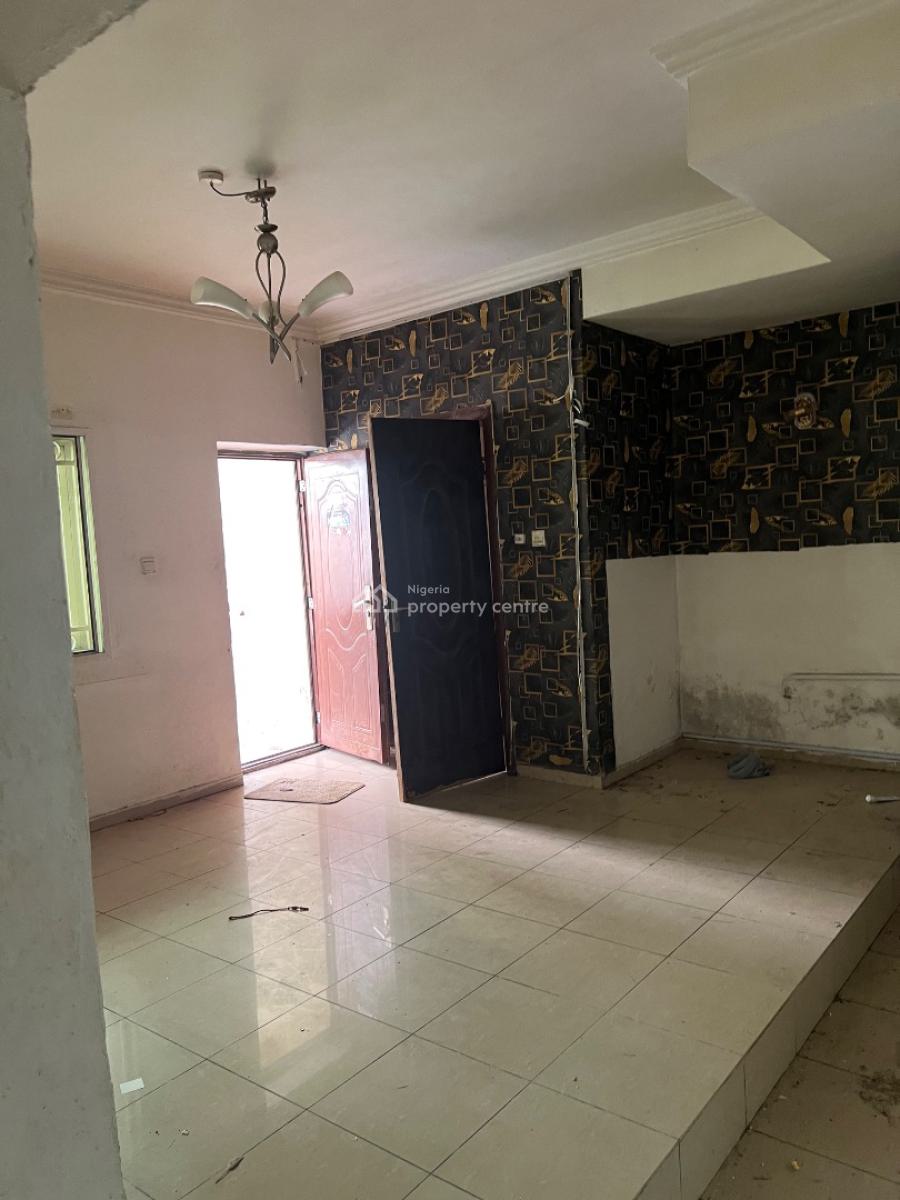 Nice 2 Bedroom Flat, Tarred Rd, Private Compound, Garki 2, Garki, Abuja, Flat / Apartment for Rent