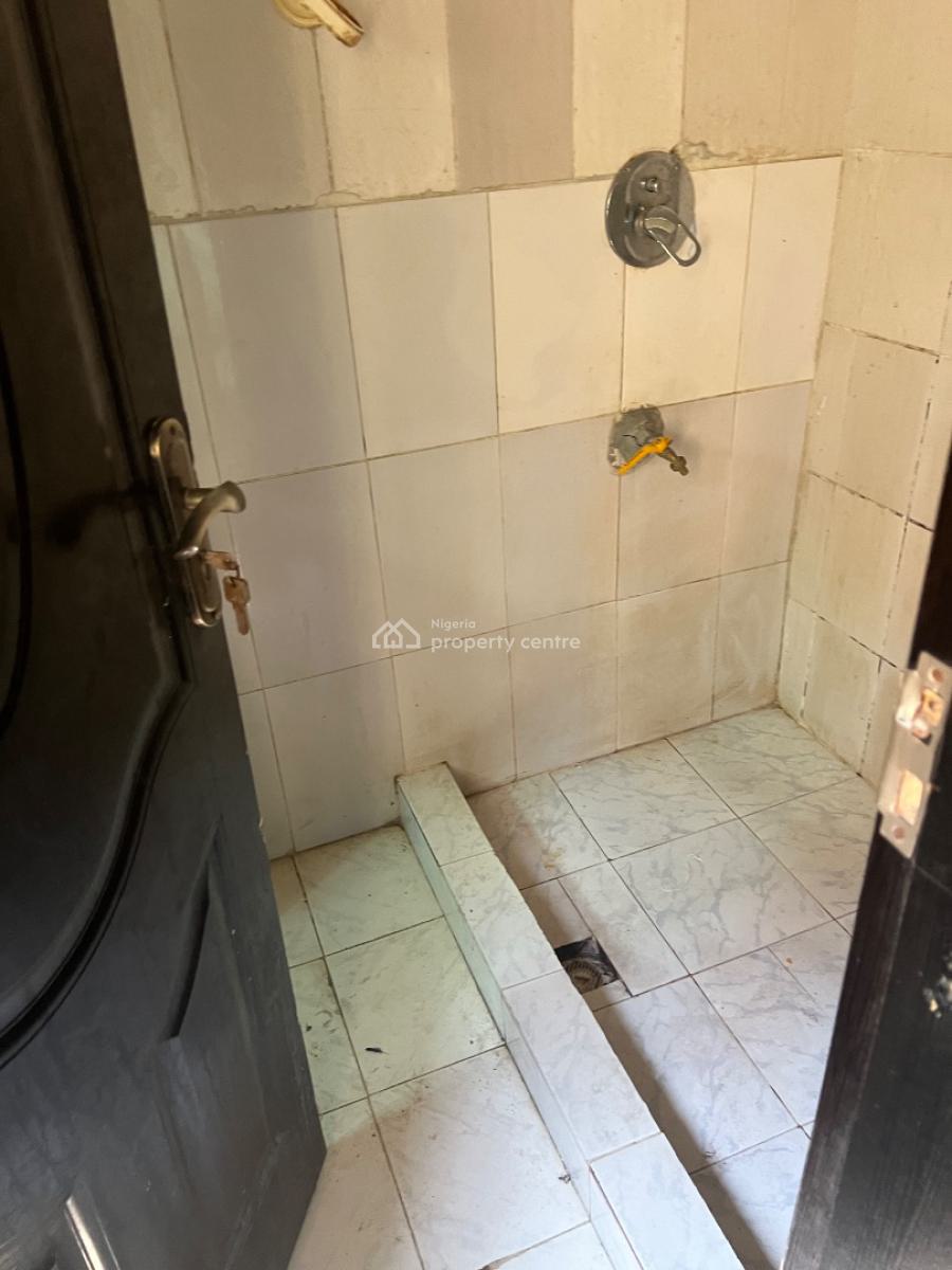 Nice 2 Bedroom Flat, Tarred Rd, Private Compound, Garki 2, Garki, Abuja, Flat / Apartment for Rent