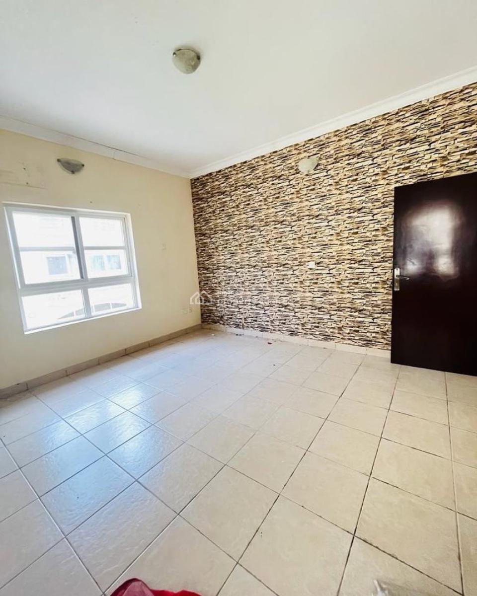 Neatly Used 3 Bedroom Apartment, Milverton Estate, Osapa, Lekki, Lagos, Flat / Apartment for Rent