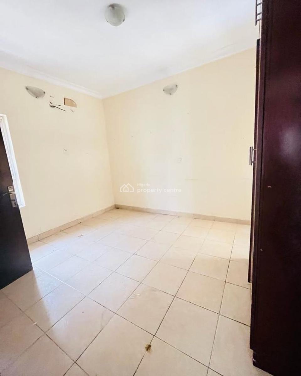 Neatly Used 3 Bedroom Apartment, Milverton Estate, Osapa, Lekki, Lagos, Flat / Apartment for Rent