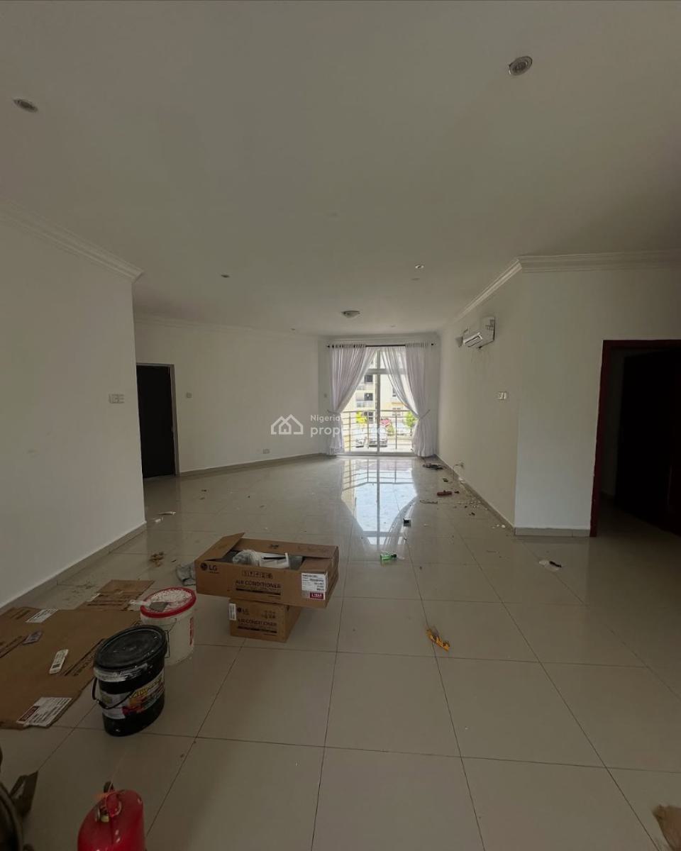 Neatly Used 3 Bedroom Apartment, Bourdillon Court Chevron Drive, Lekki, Lagos, Flat / Apartment for Rent