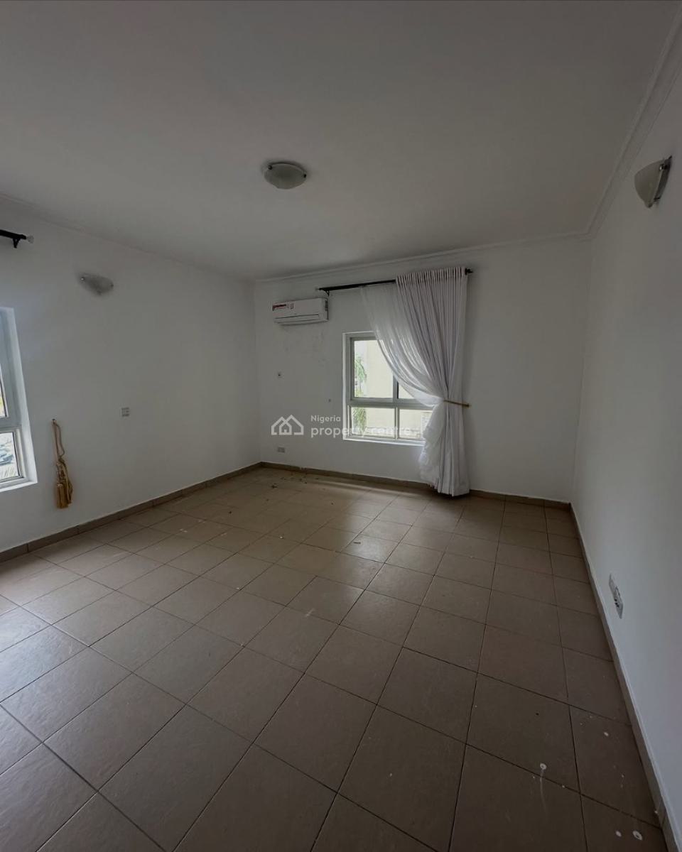 Neatly Used 3 Bedroom Apartment, Bourdillon Court Chevron Drive, Lekki, Lagos, Flat / Apartment for Rent