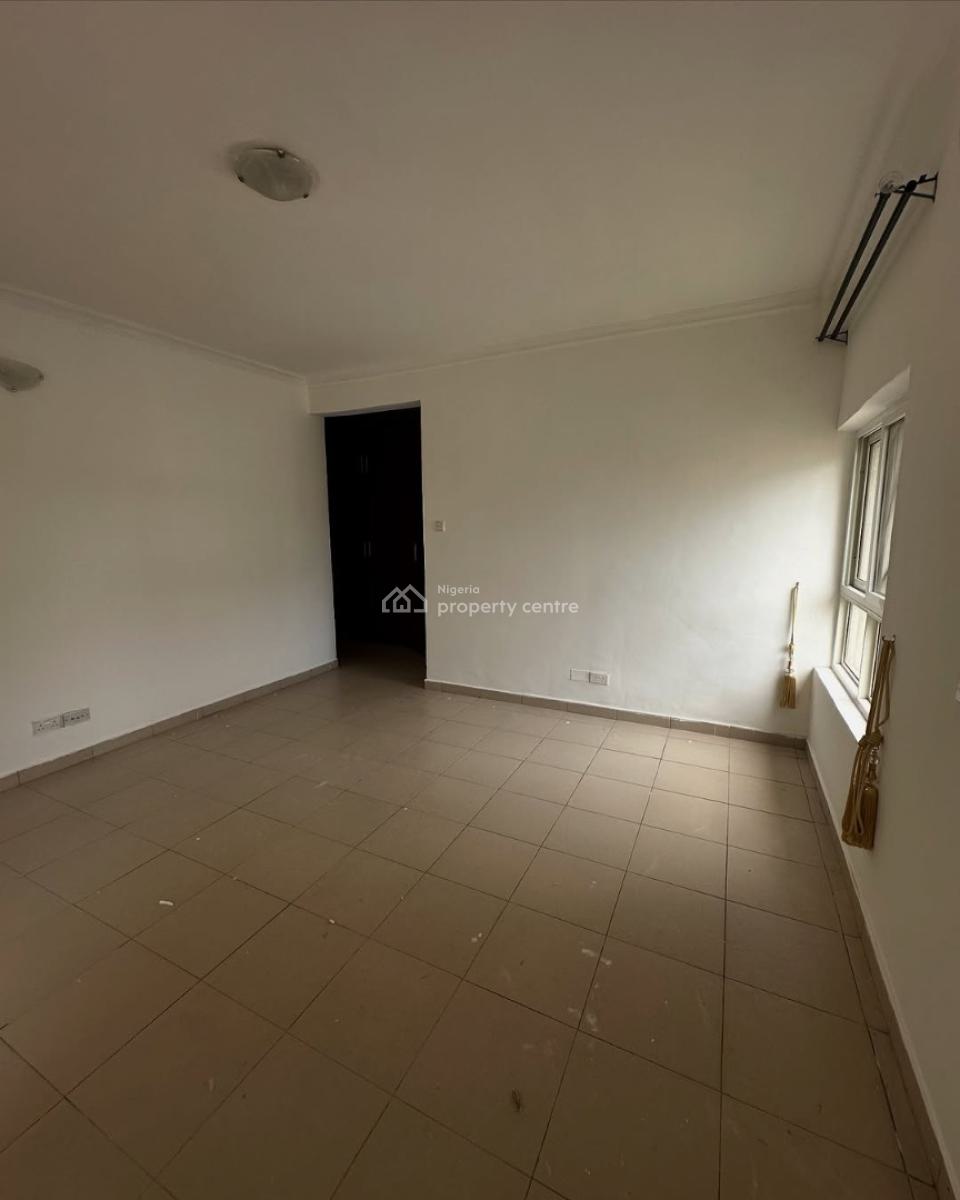 Neatly Used 3 Bedroom Apartment, Bourdillon Court Chevron Drive, Lekki, Lagos, Flat / Apartment for Rent