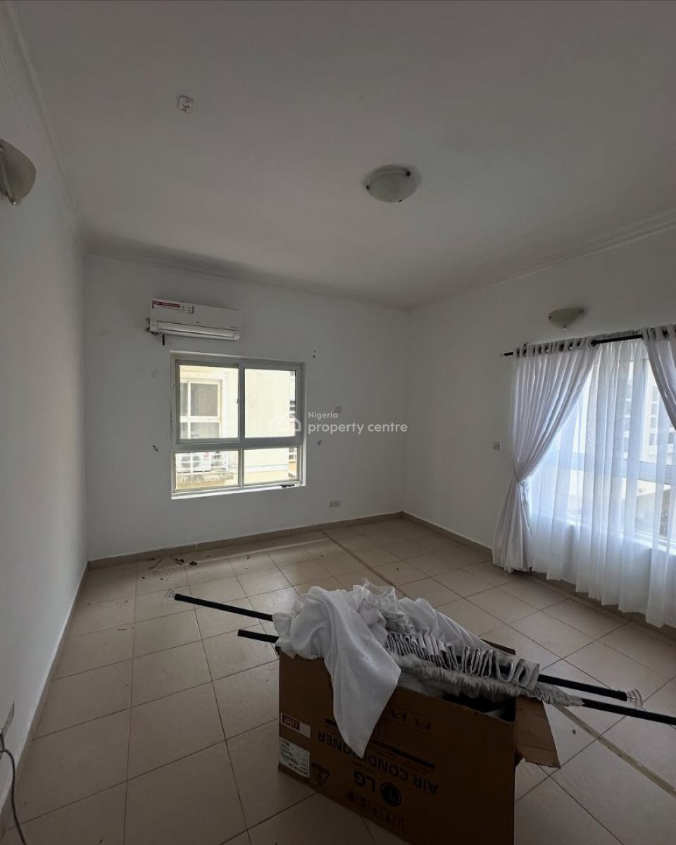 Neatly Used 3 Bedroom Apartment, Bourdillon Court Chevron Drive, Lekki, Lagos, Flat / Apartment for Rent