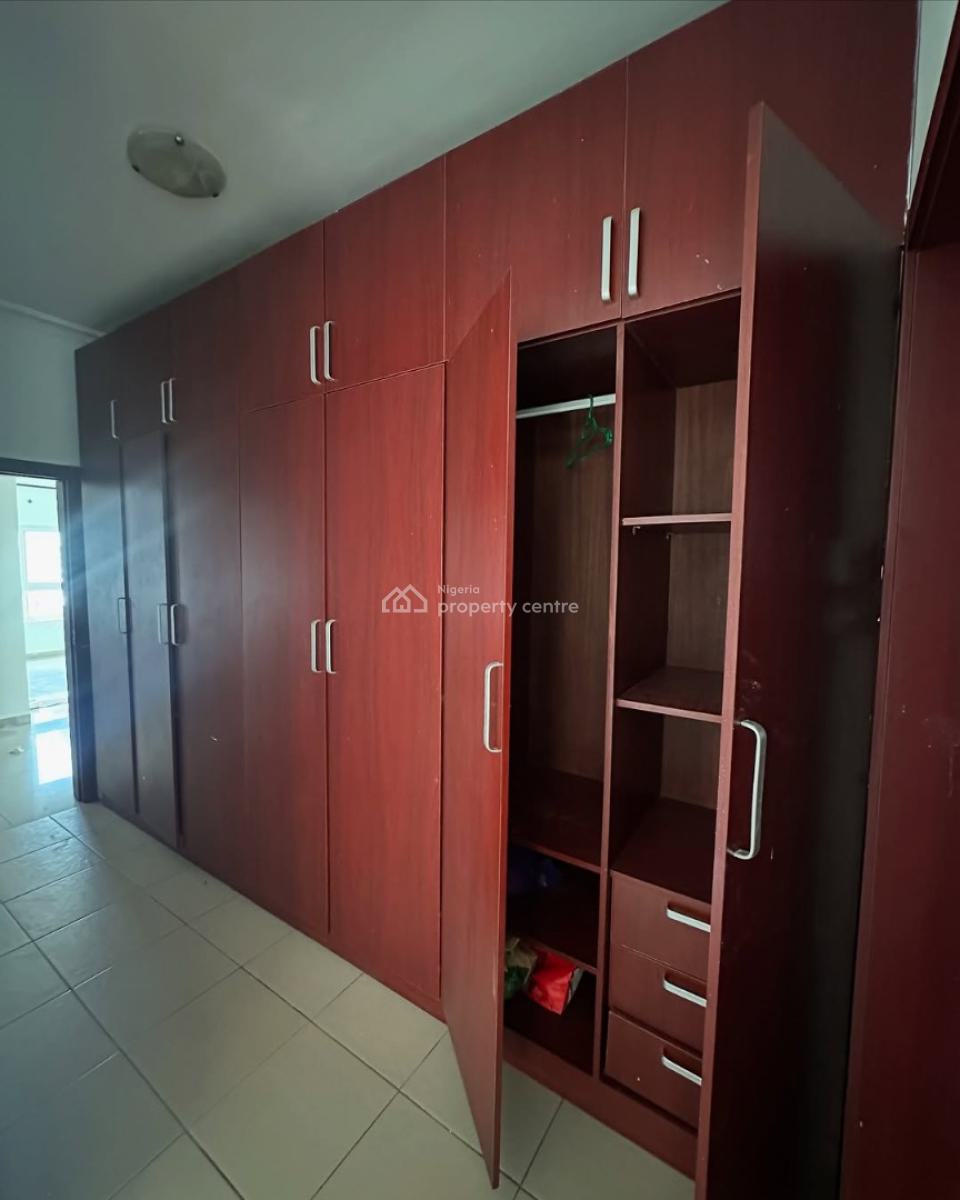 Neatly Used 3 Bedroom Apartment, Bourdillon Court Chevron Drive, Lekki, Lagos, Flat / Apartment for Rent