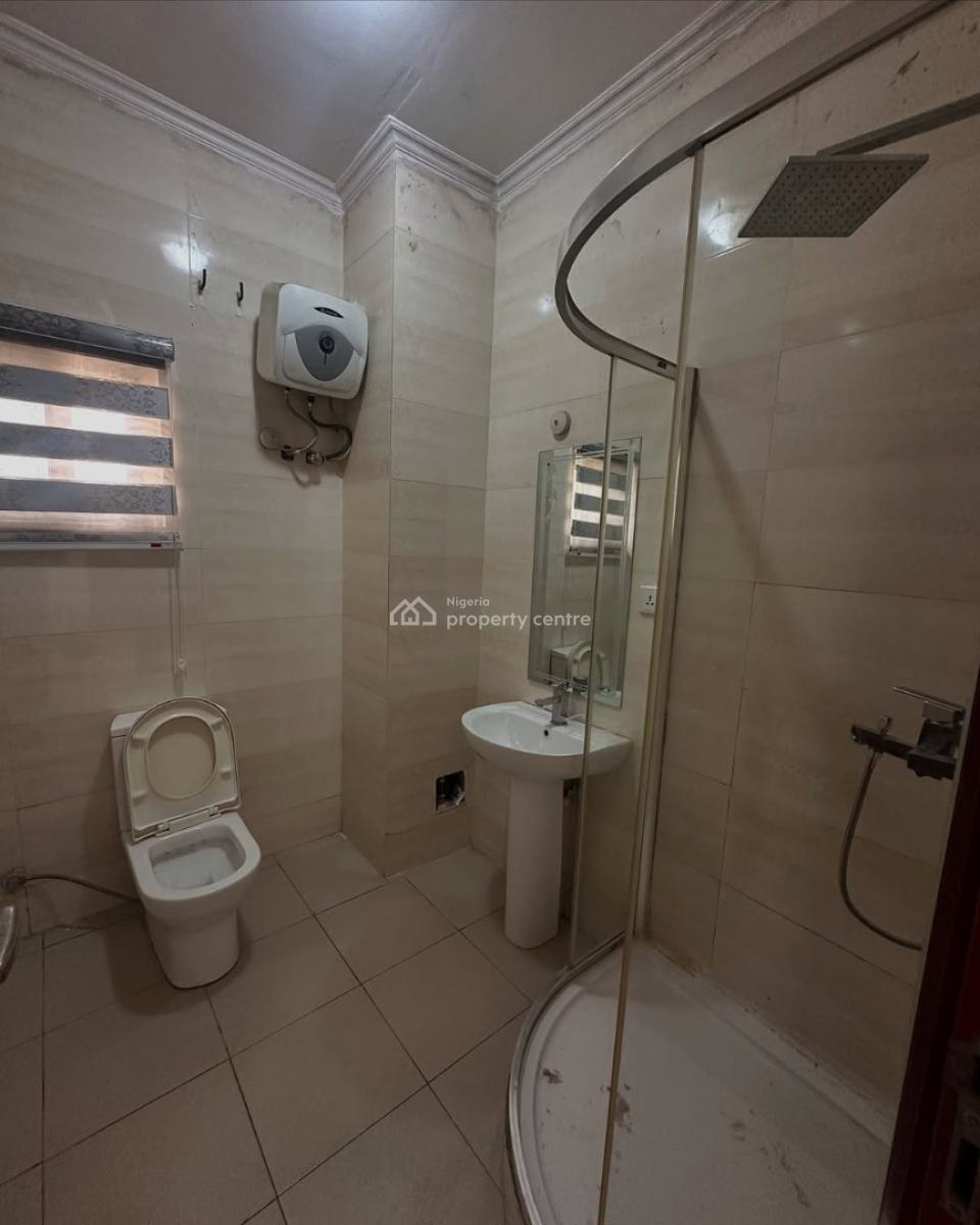 Neatly Used 3 Bedroom Apartment, Bourdillon Court Chevron Drive, Lekki, Lagos, Flat / Apartment for Rent