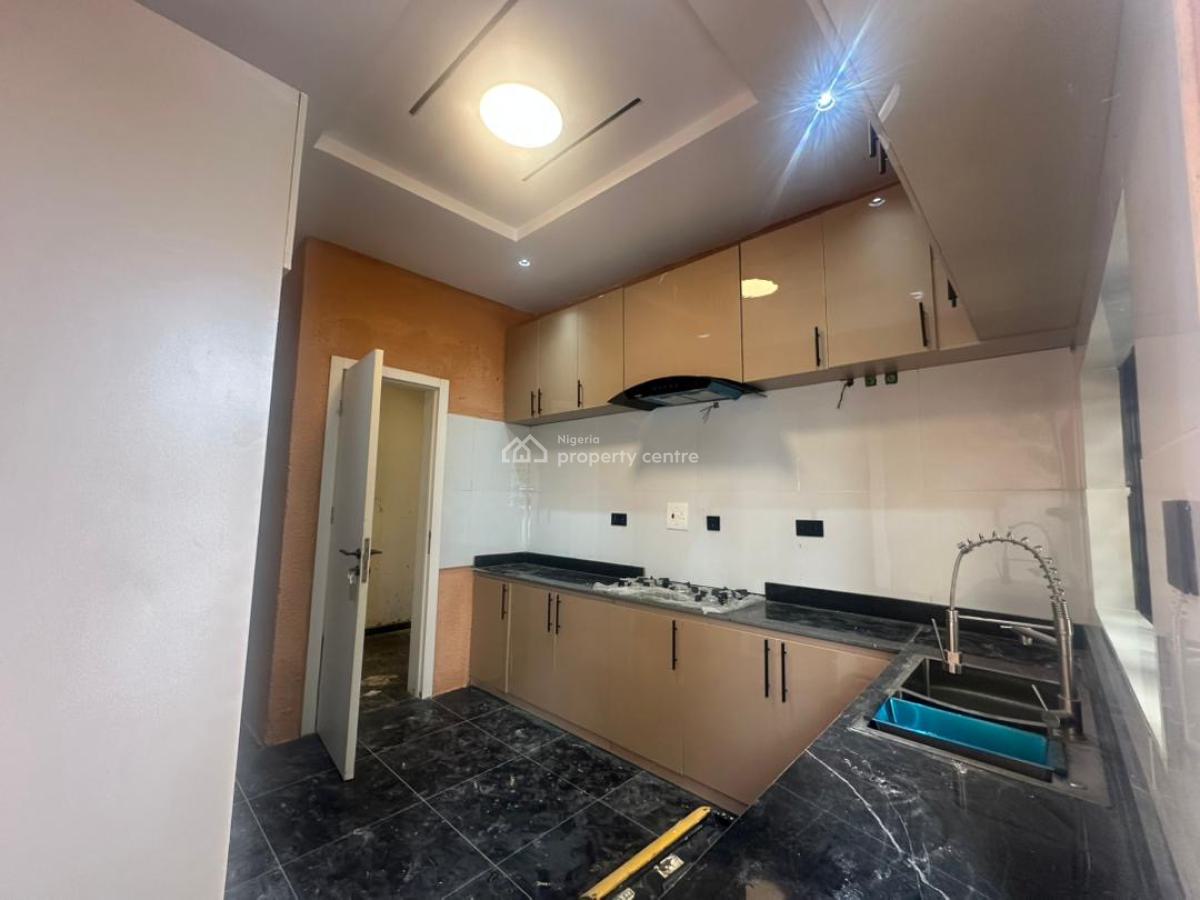 Executive of 3 Bedrooms Bungalow with Room and Parlor Bq, Ikolaba/arisekola Street New Bodija Ibadan, New Bodija, Ibadan, Oyo, Detached Bungalow for Sale