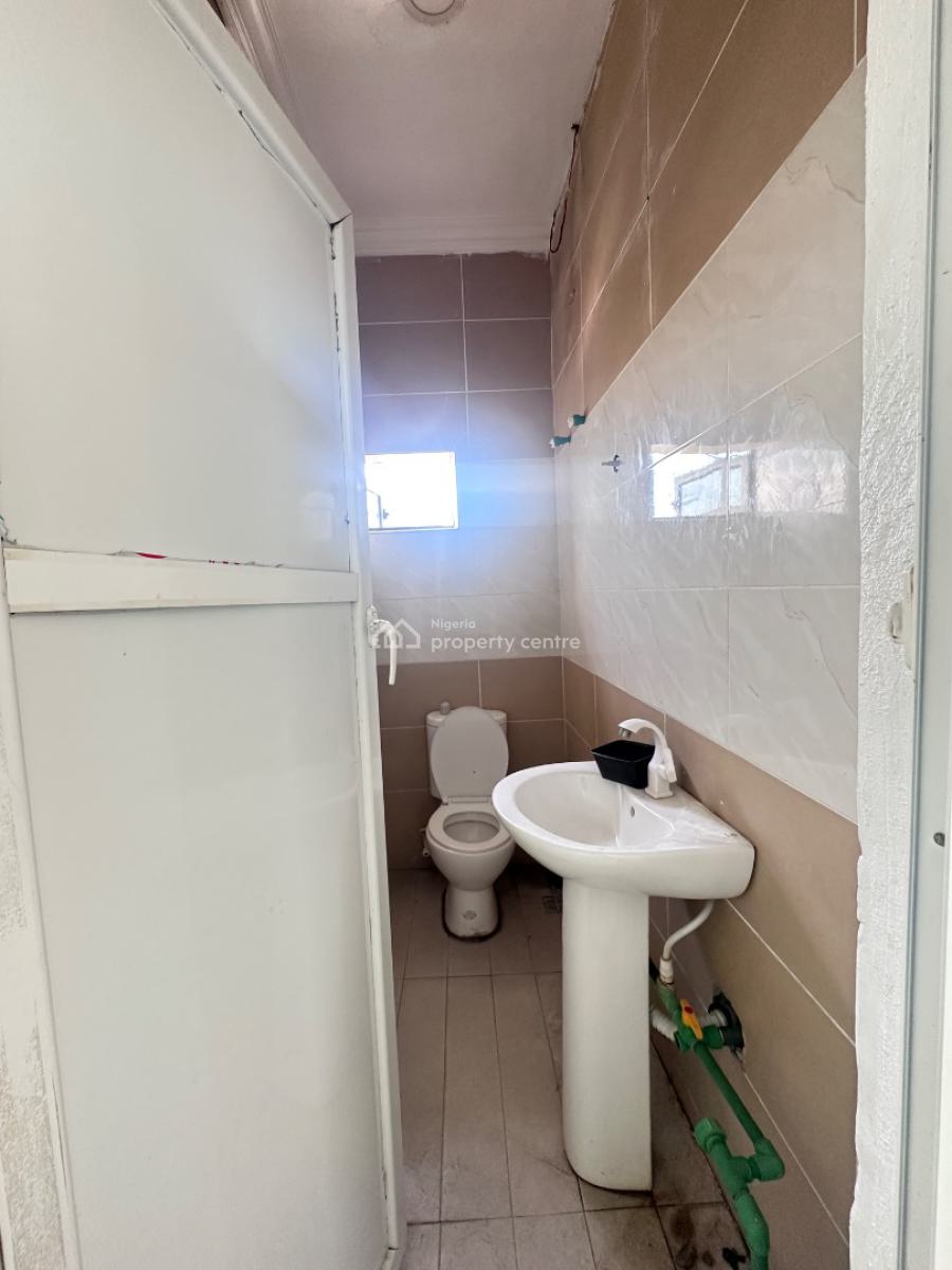 Office Space in a Strategic Location, Off Admiralty, Lekki Phase 1, Lekki, Lagos, Office Space for Rent