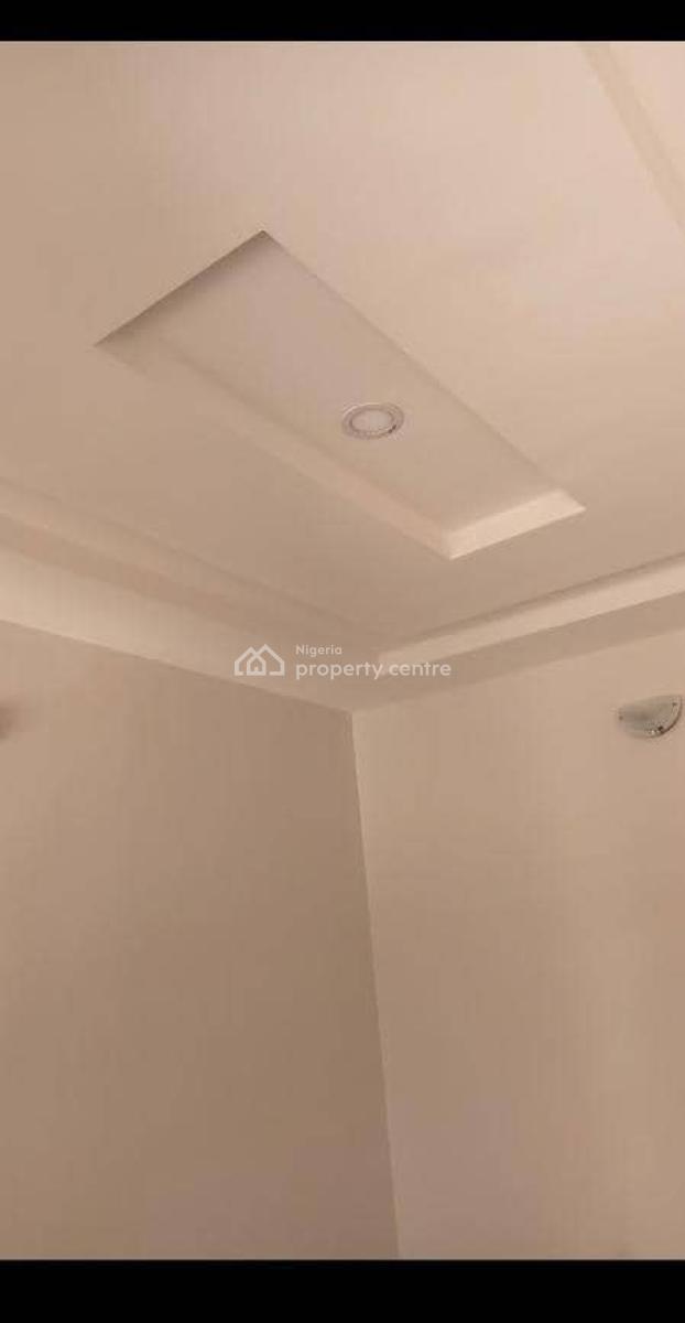 2 Bedroom Flat, 3 Evbauabogun Road Off Sapele Road  Benin Edo State, Benin, Oredo, Edo, Flat / Apartment for Rent