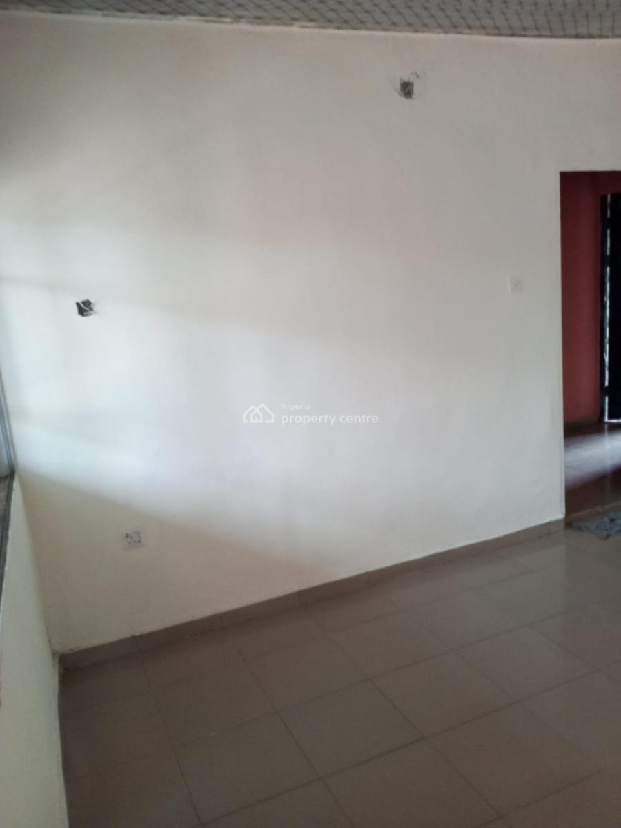 Bedroom and Parlor, 3 Evbauabogun Road Off Sapele Road, Benin, Oredo, Edo, Flat / Apartment for Rent
