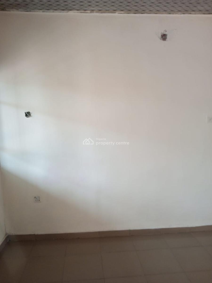 Bedroom and Parlor, 3 Evbauabogun Road Off Sapele Road, Benin, Oredo, Edo, Flat / Apartment for Rent