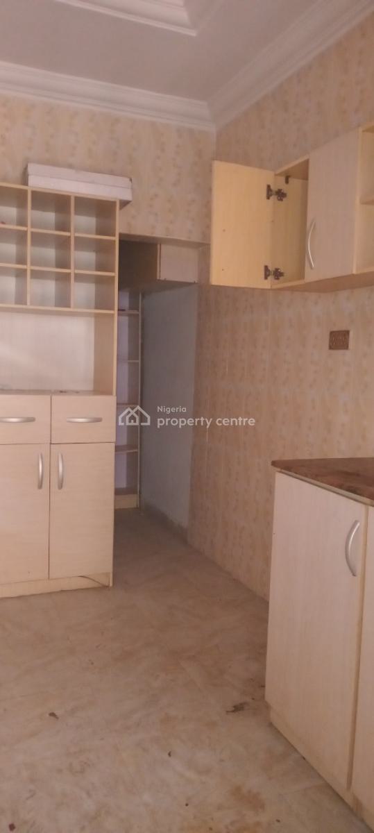 Now Available, Off Mobil Road, Ilaje, Ajah, Lagos, Flat / Apartment for Rent