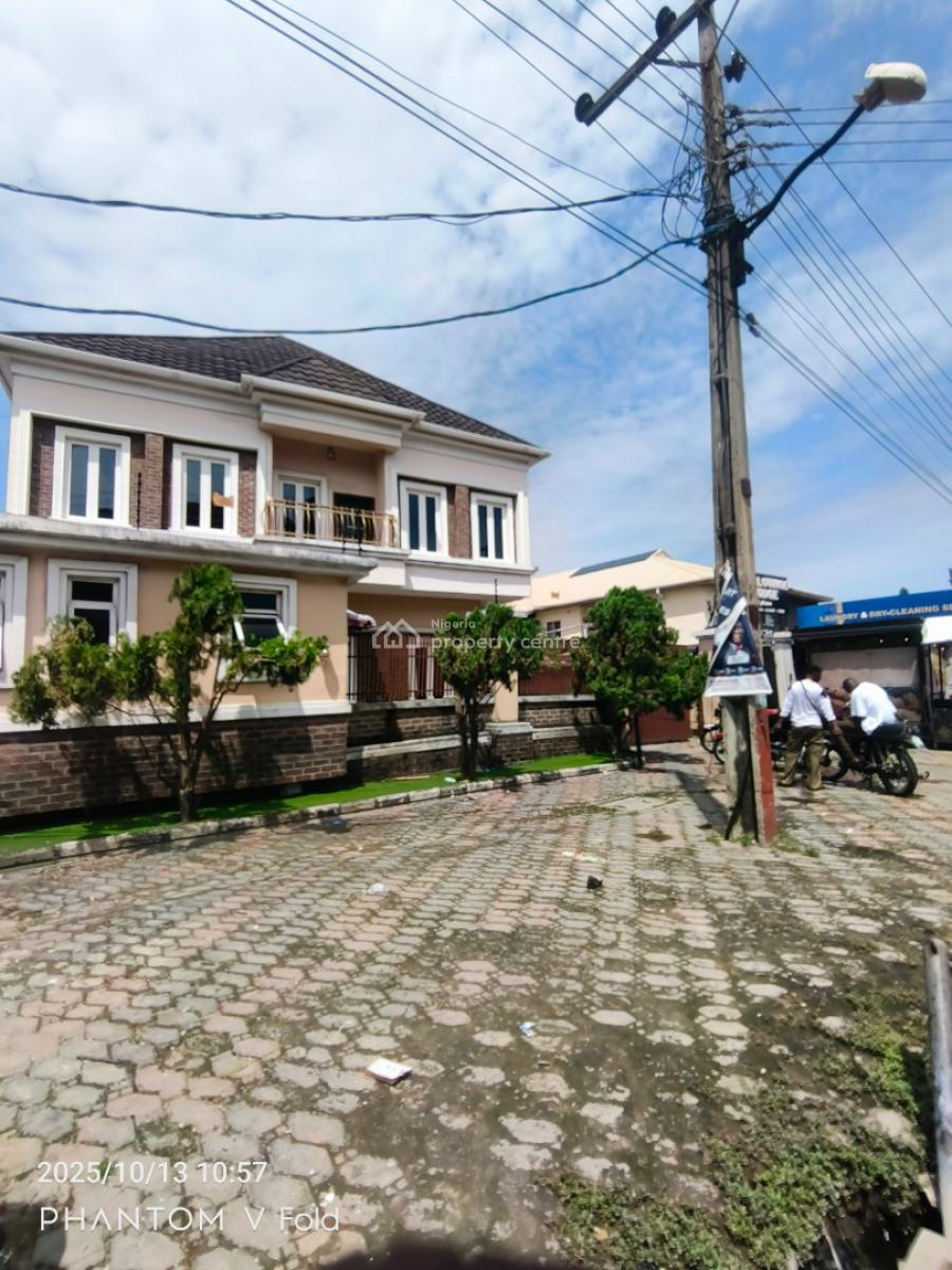 Commercial 5bedroom Duplex with Bq in a Very Good Location, Lekki Phase 2, Lekki, Lagos, Restaurant / Bar for Rent