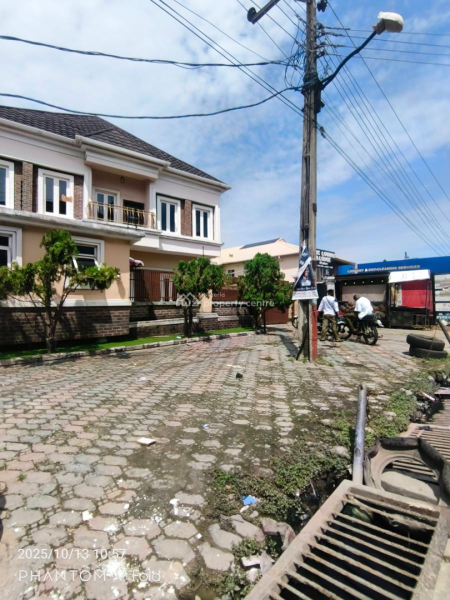 Commercial 5bedroom Duplex with Bq in a Very Good Location, Lekki Phase 2, Lekki, Lagos, Restaurant / Bar for Rent