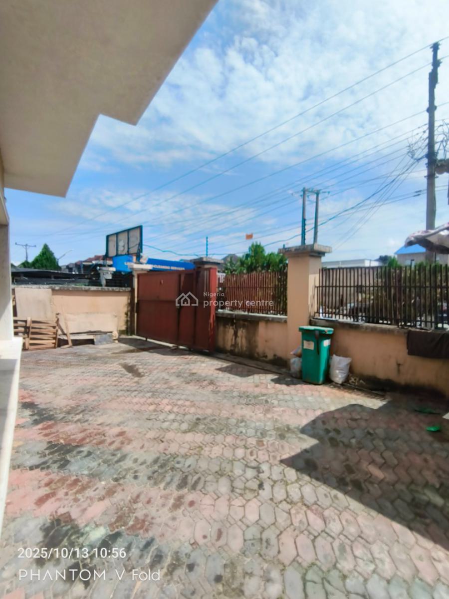 Commercial 5bedroom Duplex with Bq in a Very Good Location, Lekki Phase 2, Lekki, Lagos, Restaurant / Bar for Rent