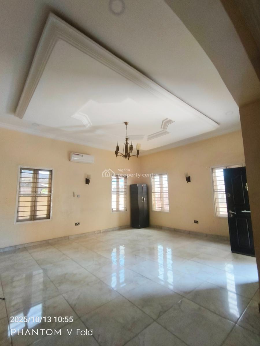 Commercial 5bedroom Duplex with Bq in a Very Good Location, Lekki Phase 2, Lekki, Lagos, Restaurant / Bar for Rent
