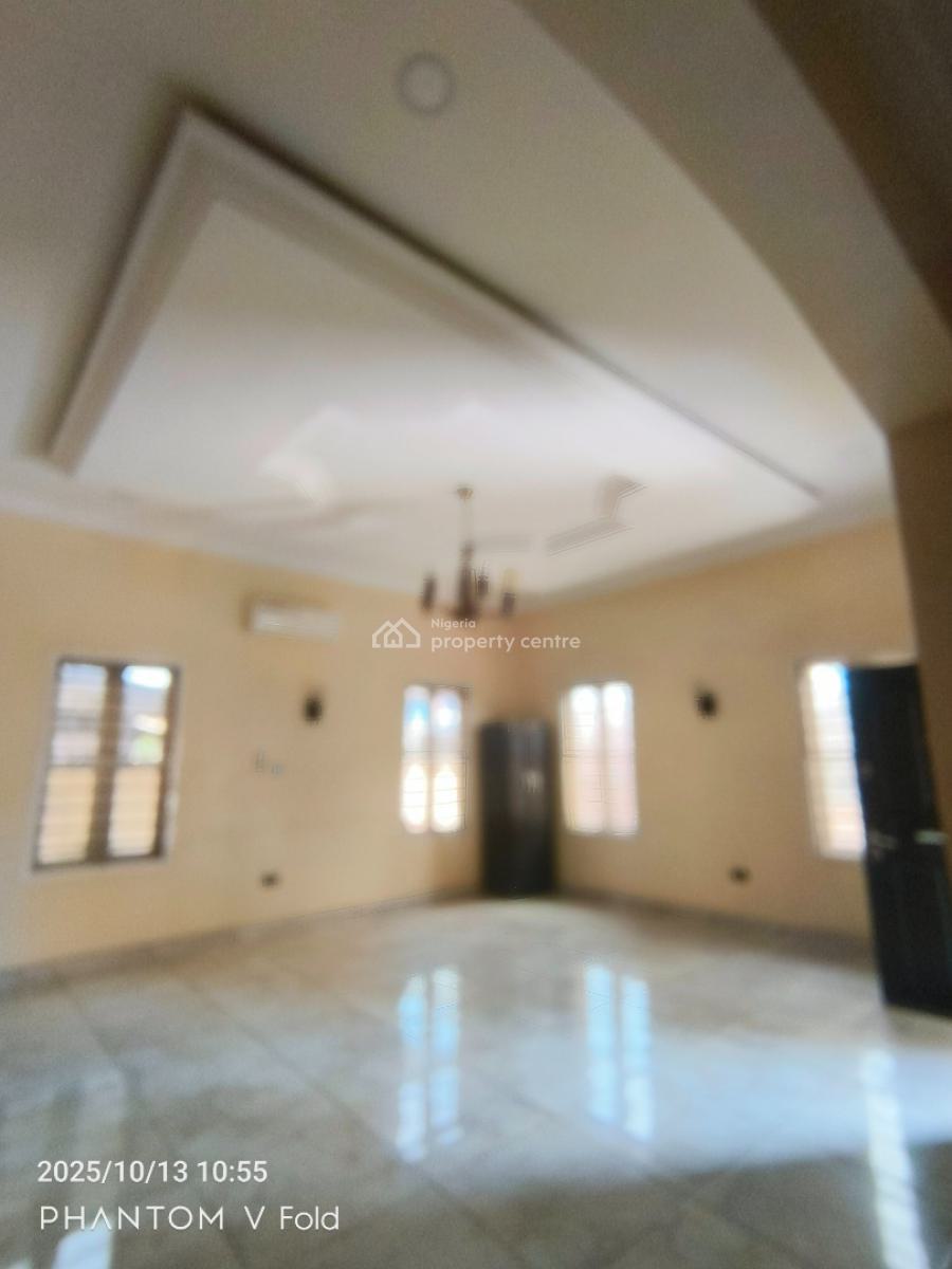 Commercial 5bedroom Duplex with Bq in a Very Good Location, Lekki Phase 2, Lekki, Lagos, Restaurant / Bar for Rent
