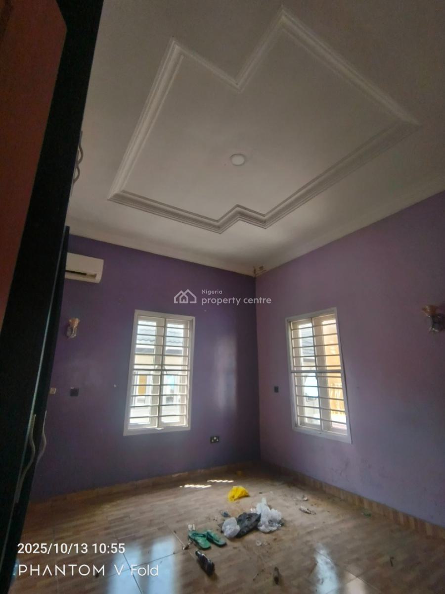 Commercial 5bedroom Duplex with Bq in a Very Good Location, Lekki Phase 2, Lekki, Lagos, Restaurant / Bar for Rent
