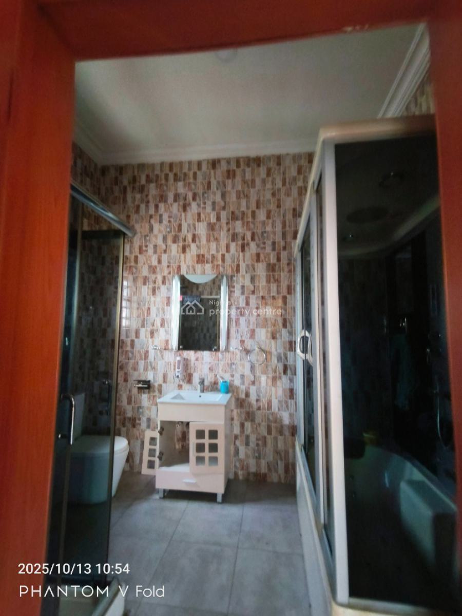 Commercial 5bedroom Duplex with Bq in a Very Good Location, Lekki Phase 2, Lekki, Lagos, Restaurant / Bar for Rent