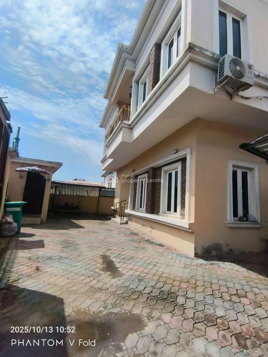 Commercial 5bedroom Duplex with Bq in a Very Good Location, Lekki Phase 2, Lekki, Lagos, Restaurant / Bar for Rent