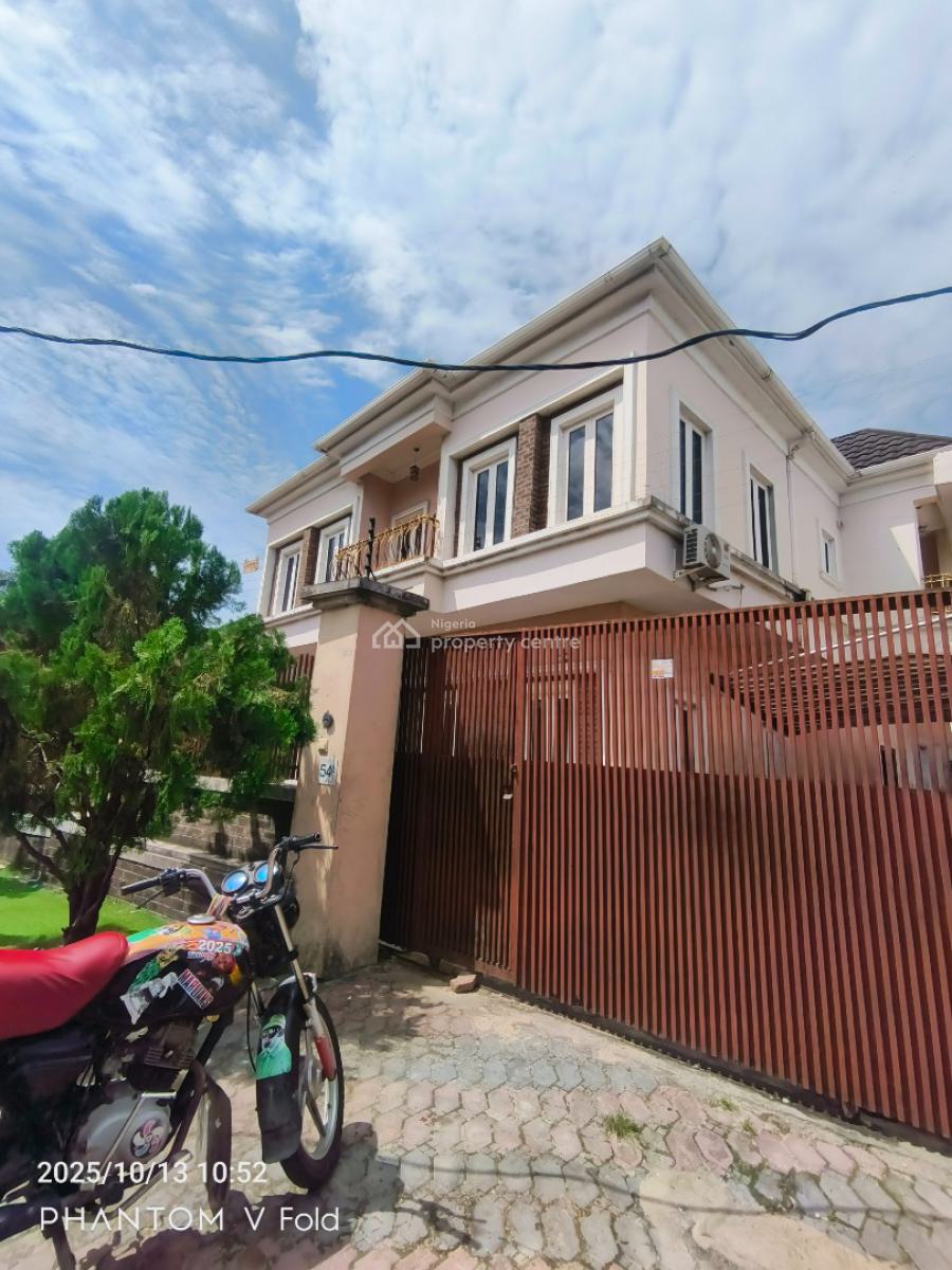 Commercial 5bedroom Duplex with Bq in a Very Good Location, Lekki Phase 2, Lekki, Lagos, Restaurant / Bar for Rent