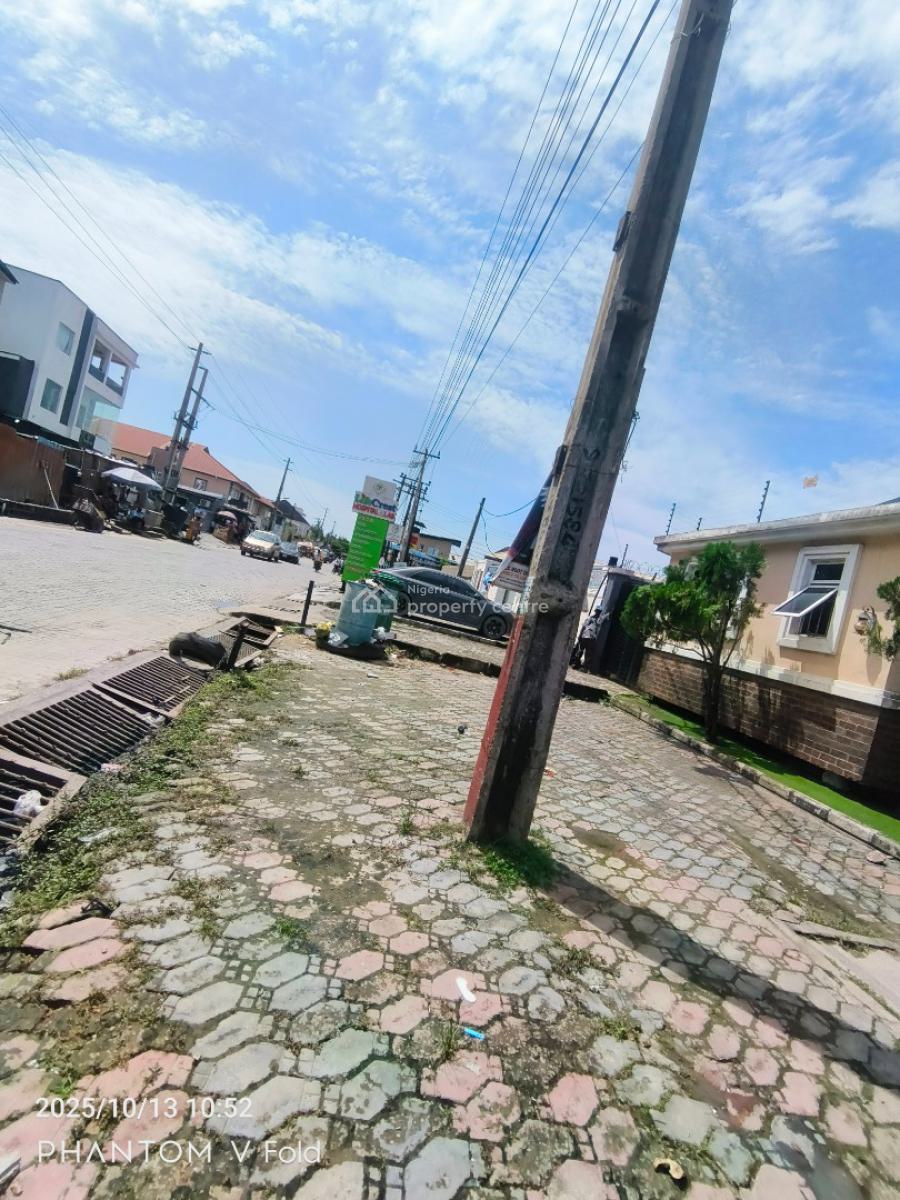 Commercial 5bedroom Duplex with Bq in a Very Good Location, Lekki Phase 2, Lekki, Lagos, Restaurant / Bar for Rent