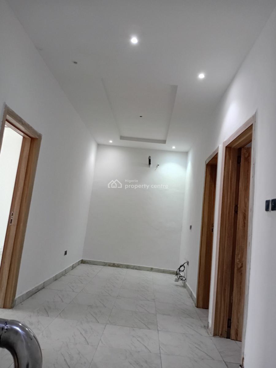 Spacious 1 Bedroom in a Shared Apartment, Orchid Road, Lekki, Lagos, Terraced Duplex for Rent