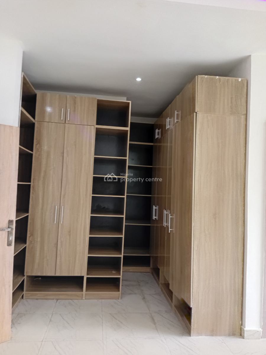 Spacious 1 Bedroom in a Shared Apartment, Orchid Road, Lekki, Lagos, Terraced Duplex for Rent