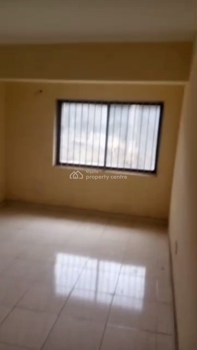Spacious 4 Bedroom Apartment (ensuite, Ground Floor), Ikeja, Lagos, Flat / Apartment for Rent