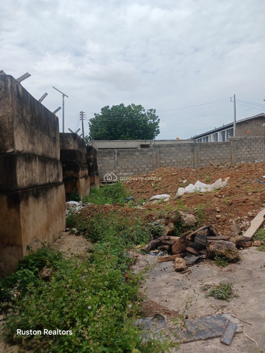 1500sm Land with Building, Onireke Gra, Ibadan, Oyo, Detached Duplex for Sale