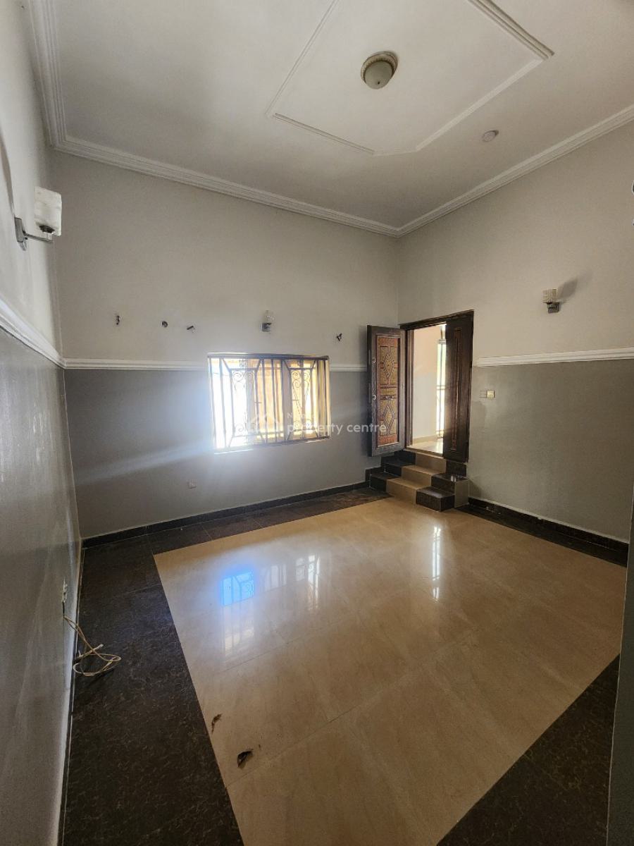 Luxury Two Bedroom Block of Flat, News Engineering Road, Dawaki, Gwarinpa, Abuja, Flat / Apartment for Rent