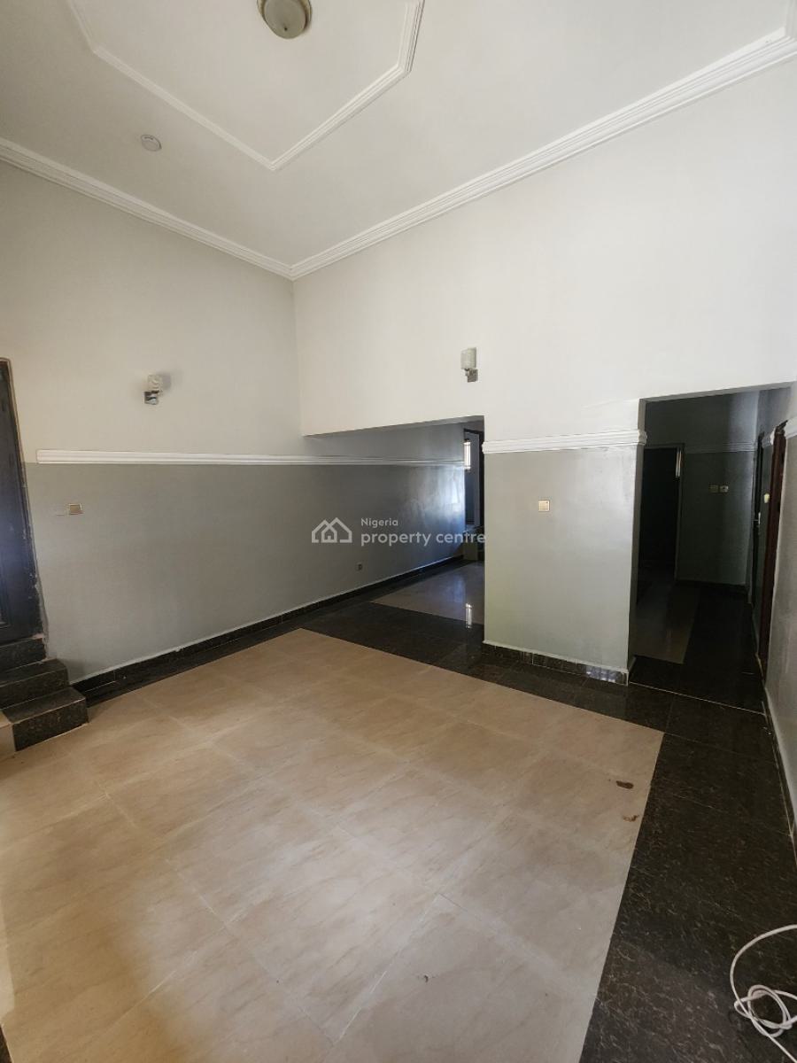 Luxury Two Bedroom Block of Flat, News Engineering Road, Dawaki, Gwarinpa, Abuja, Flat / Apartment for Rent