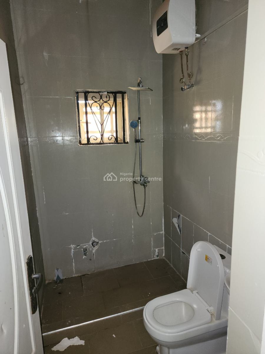 Luxury Two Bedroom Block of Flat, News Engineering Road, Dawaki, Gwarinpa, Abuja, Flat / Apartment for Rent