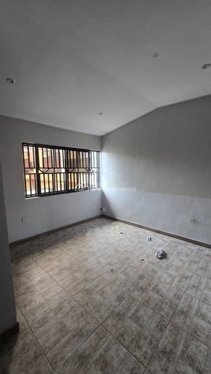 3 Bedrooms Semi Detached Duplex, Omole Phase 2, Ikeja, Lagos, Semi-detached Duplex for Sale