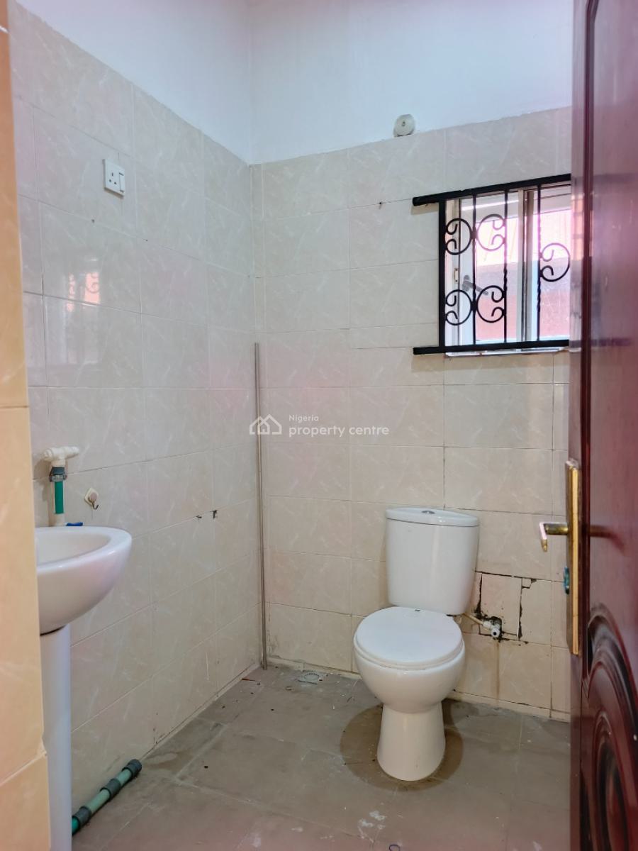 Smart Spacious Conducive 3 Bedrooms Apartment, in Estate at Olokonla Abraham Adesanya Axis, Ajah, Lagos., Olokonla, Ajah, Lagos, Flat / Apartment for Rent