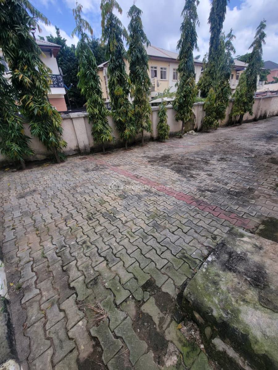 4-bedroom Semi-detached Duplex with a Bq, Jabi, Abuja, Semi-detached Duplex for Rent