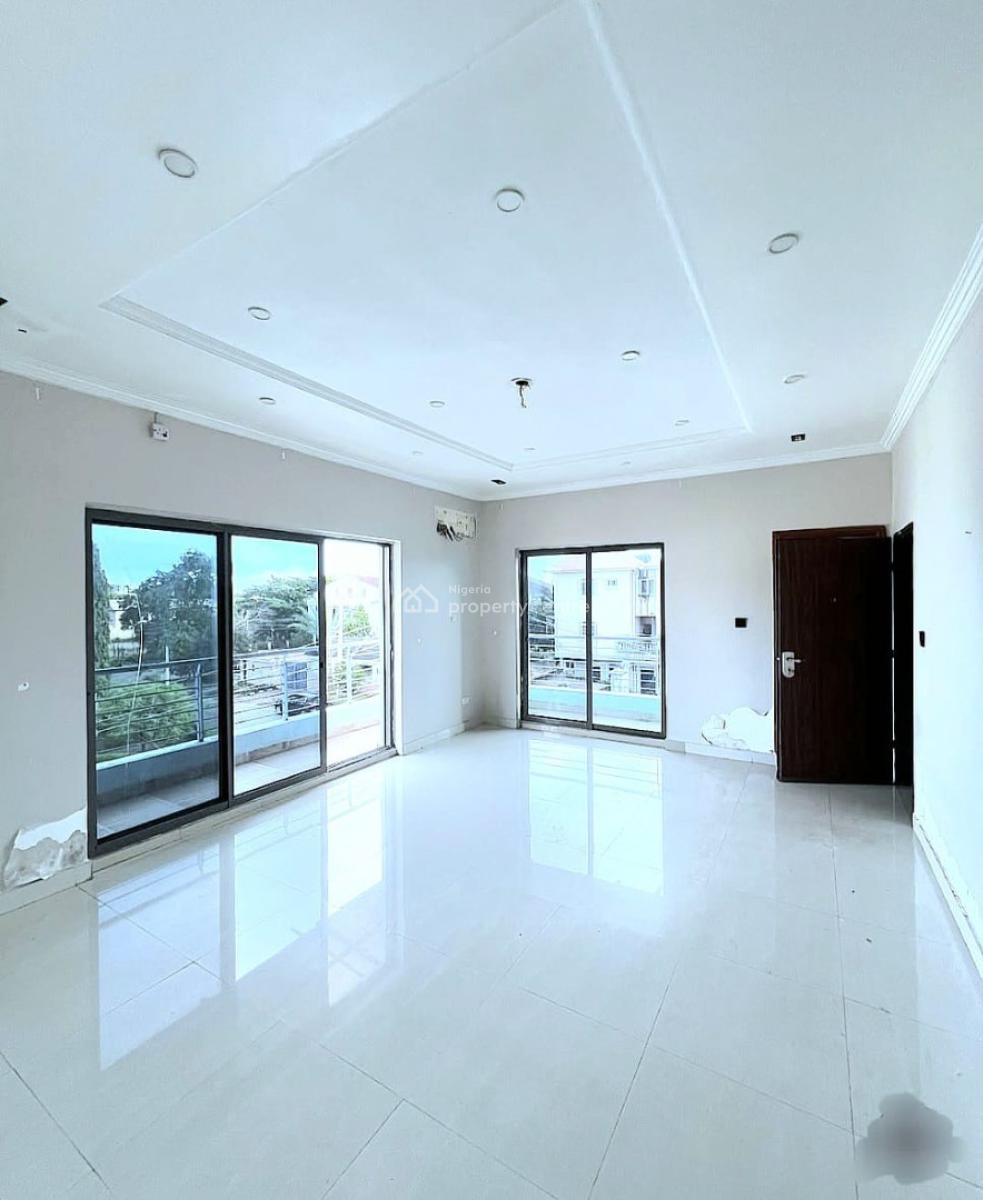 Massive 3 Bedroom Apartment, Lekki Phase 1, Lekki, Lagos, Flat / Apartment for Rent