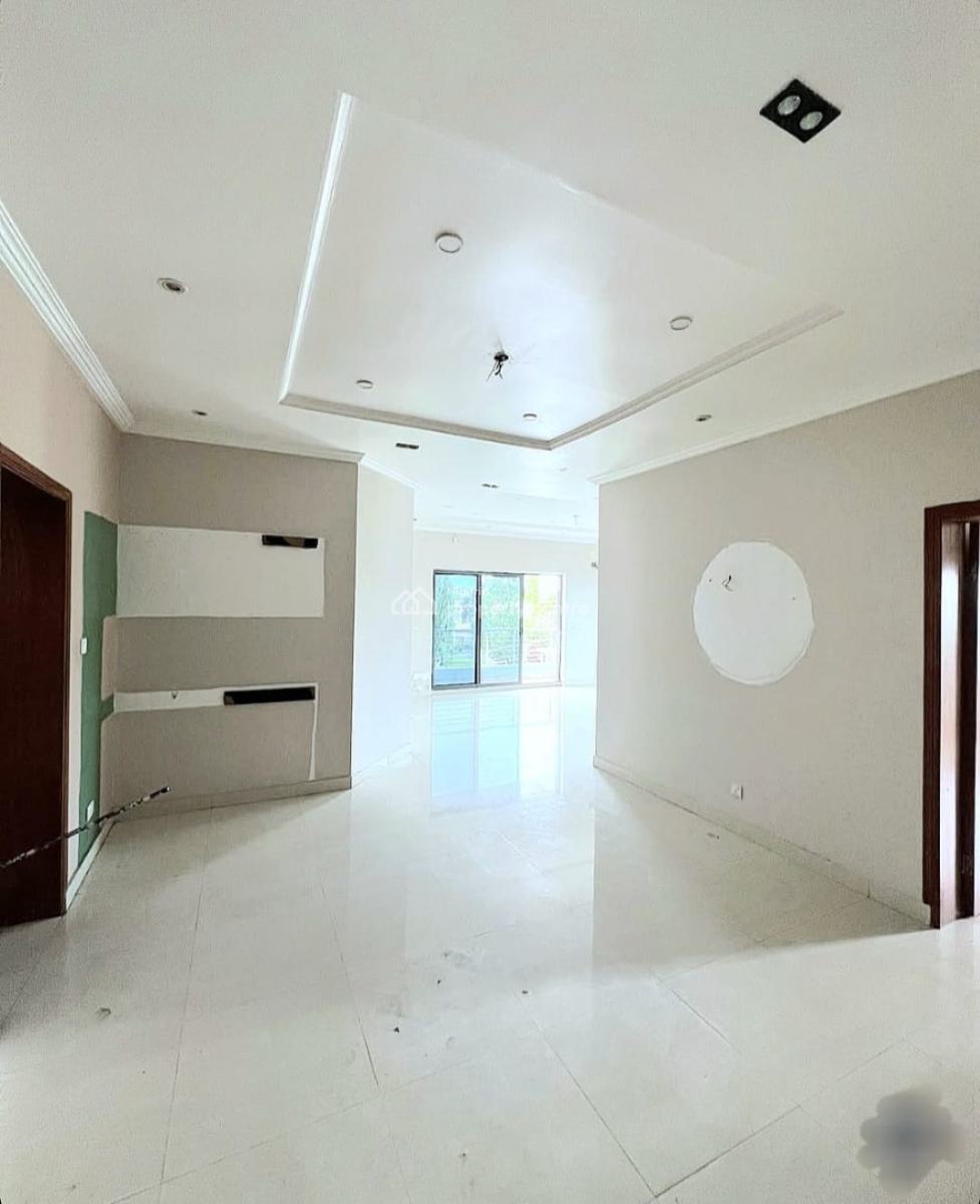 Massive 3 Bedroom Apartment, Lekki Phase 1, Lekki, Lagos, Flat / Apartment for Rent