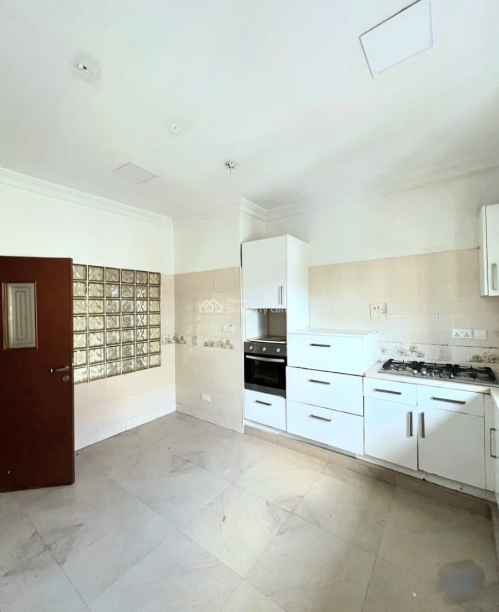 Massive 3 Bedroom Apartment, Lekki Phase 1, Lekki, Lagos, Flat / Apartment for Rent