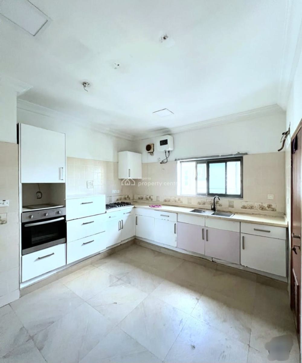 Massive 3 Bedroom Apartment, Lekki Phase 1, Lekki, Lagos, Flat / Apartment for Rent