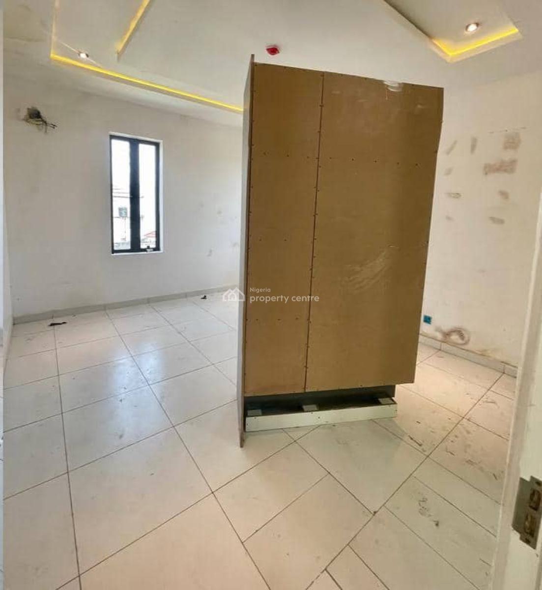 Luxury 1 Bedroom, Lekki Phase 1, Lekki, Lagos, Mini Flat (room and Parlour) for Rent