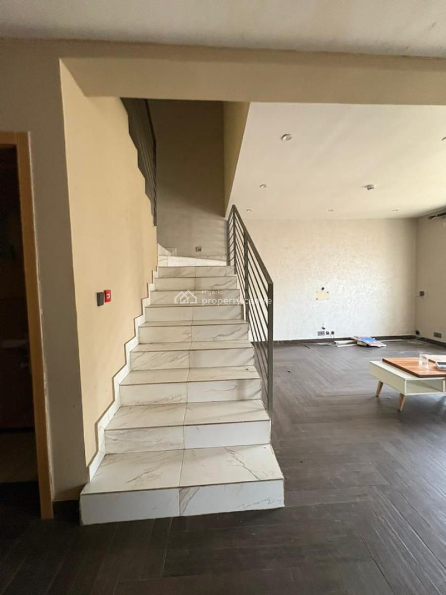 Well-maintained 2-bedroom Terrace with Ample Parking Space, Idado, Lekki, Lagos, Terraced Duplex for Rent