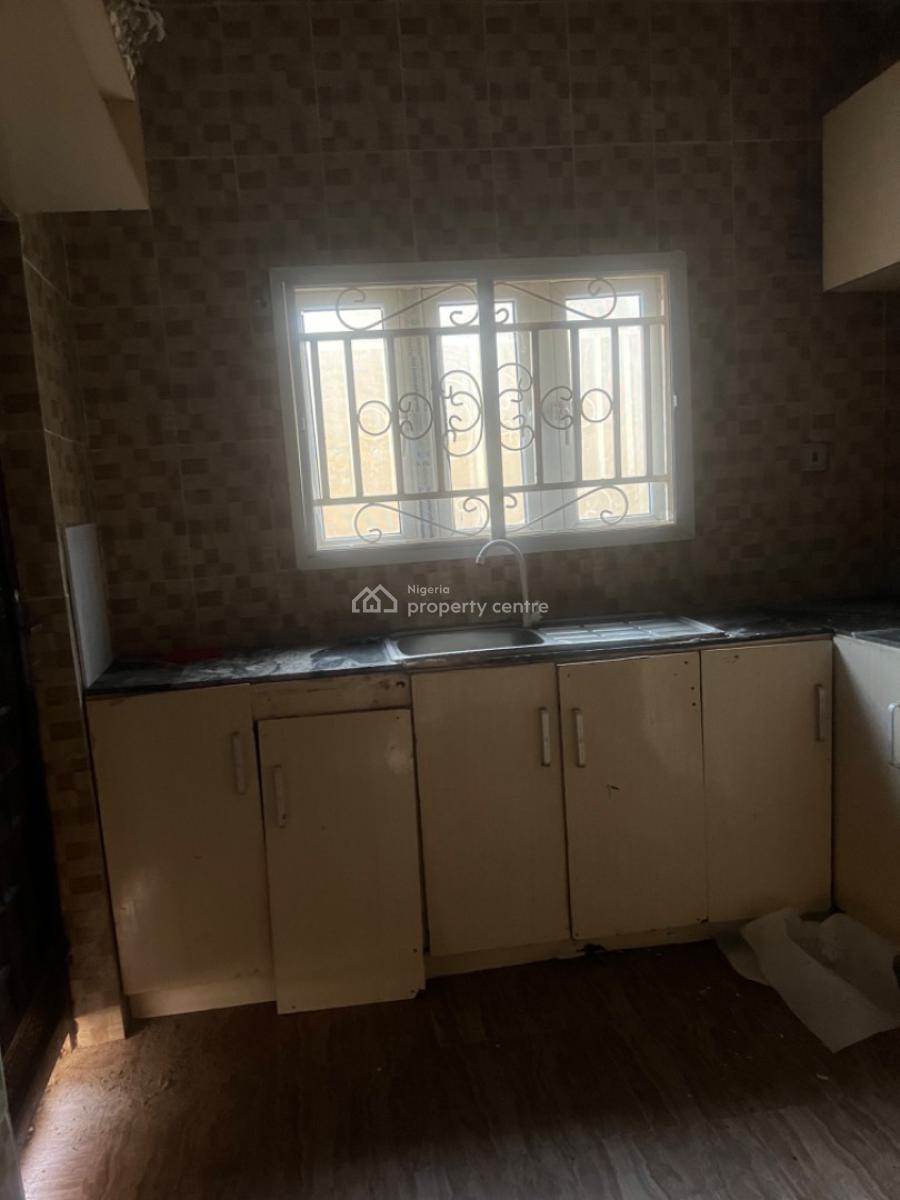 Standard 2-bedroom Flat, Von Axis, Lugbe District, Abuja, Flat / Apartment for Rent