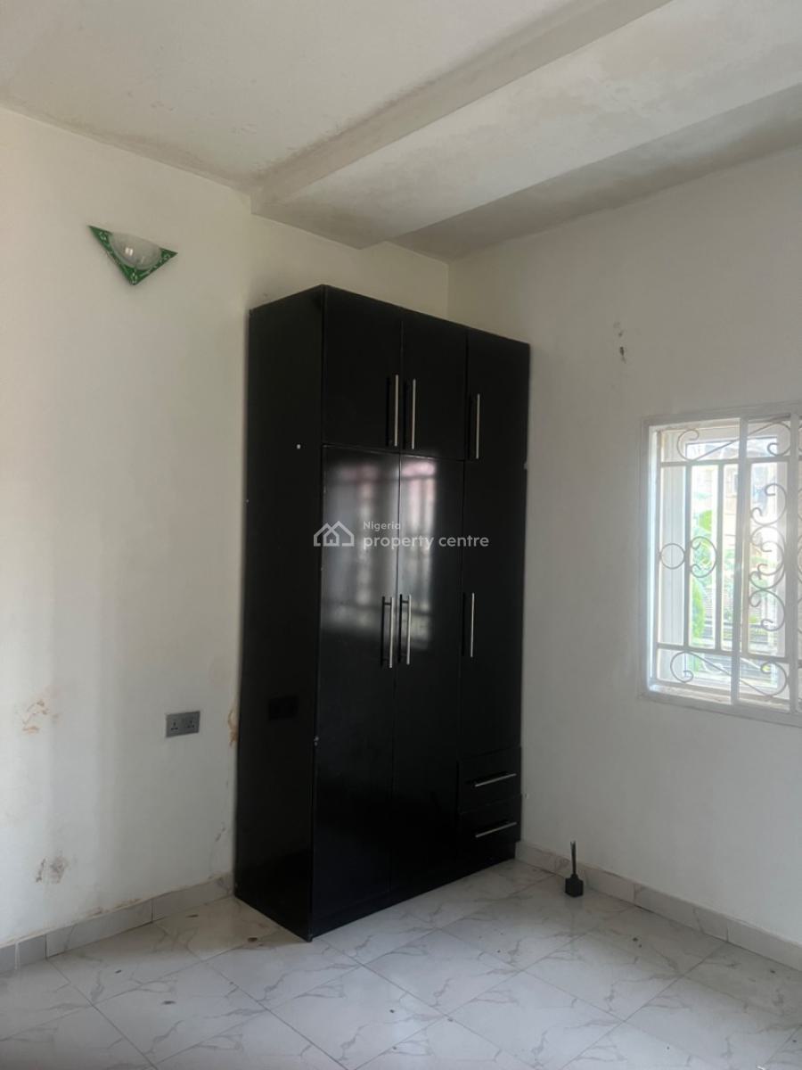 Standard 2-bedroom Flat, Von Axis, Lugbe District, Abuja, Flat / Apartment for Rent