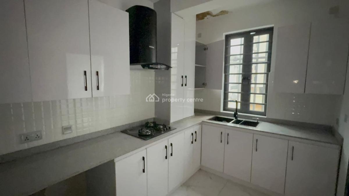 2 Bedroom Luxurious Flat in an Awesome Area, Off Freedom Way, Lekki Phase 1, Lekki, Lagos, Flat / Apartment for Sale