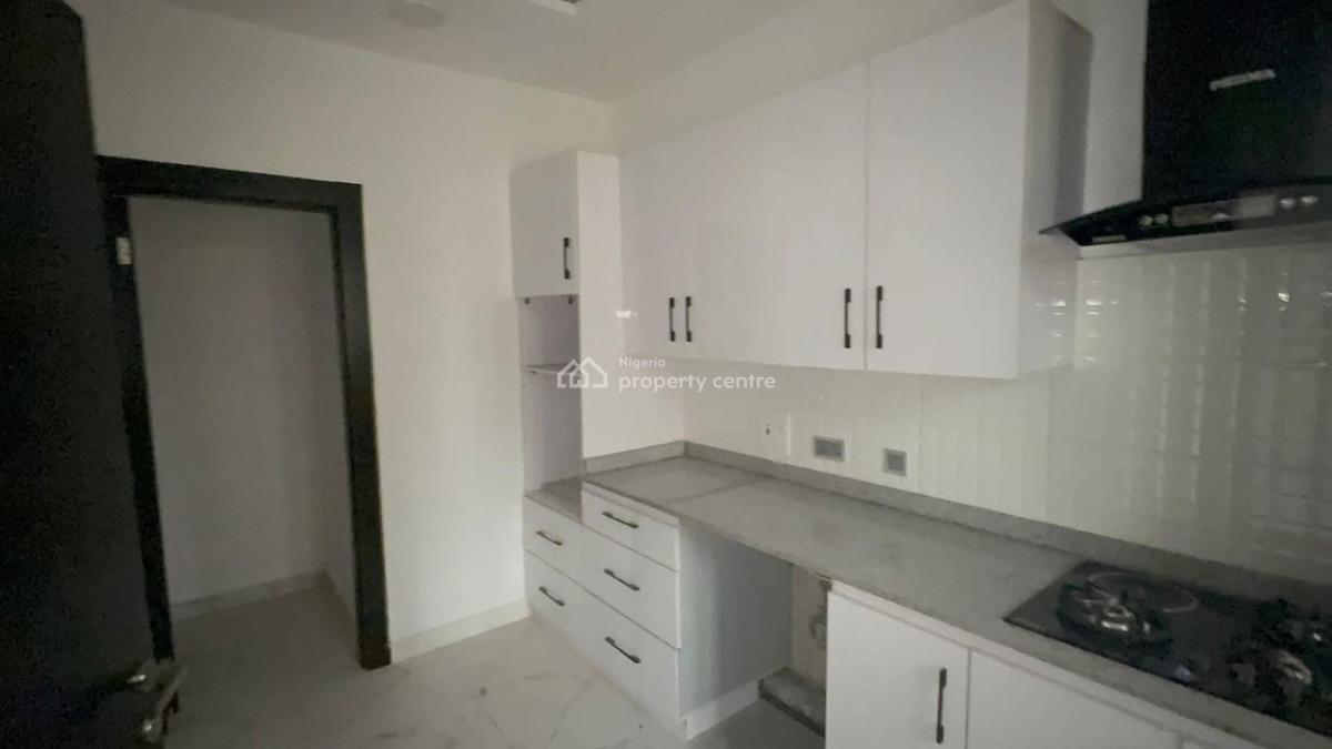 2 Bedroom Luxurious Flat in an Awesome Area, Off Freedom Way, Lekki Phase 1, Lekki, Lagos, Flat / Apartment for Sale