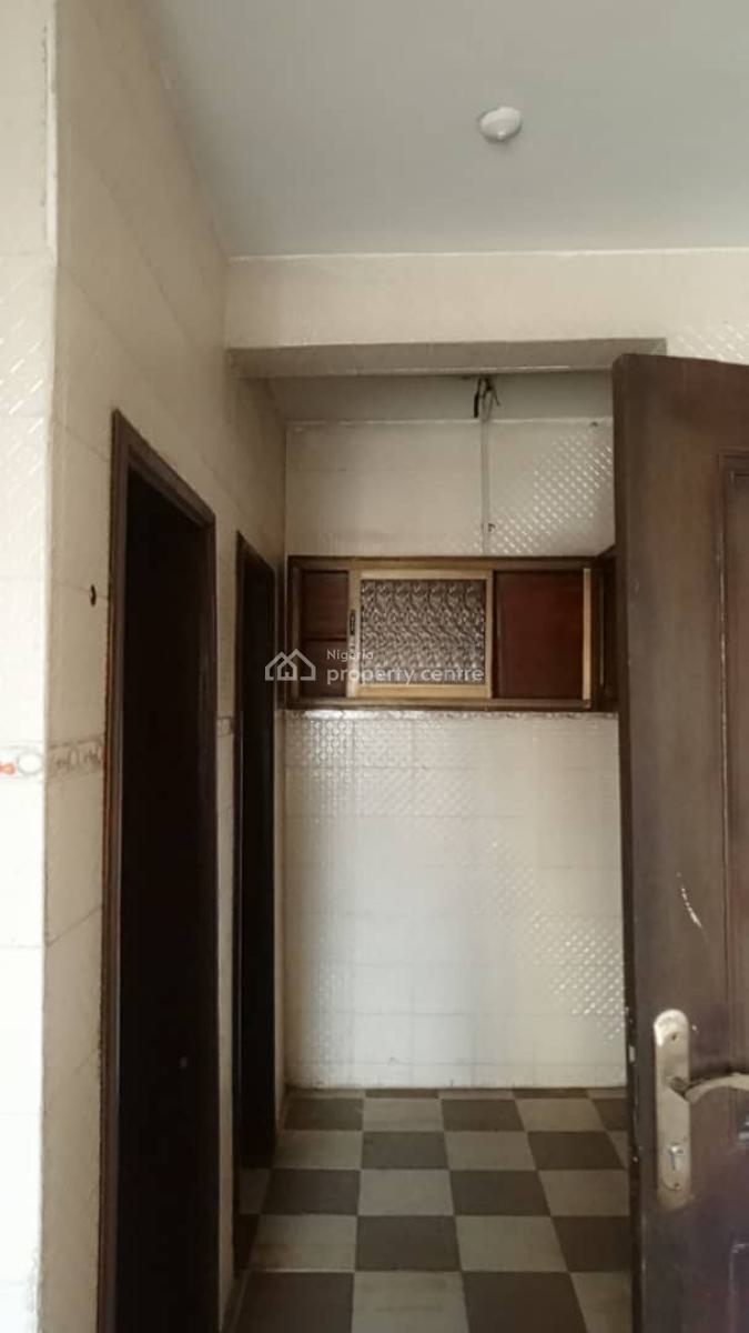 Fantastic 3-bedroom Flat, on Top Floor, Off Alpha Beach Road, New-road Bustop, Igbo Efon, Lekki, Lagos, Flat / Apartment for Rent