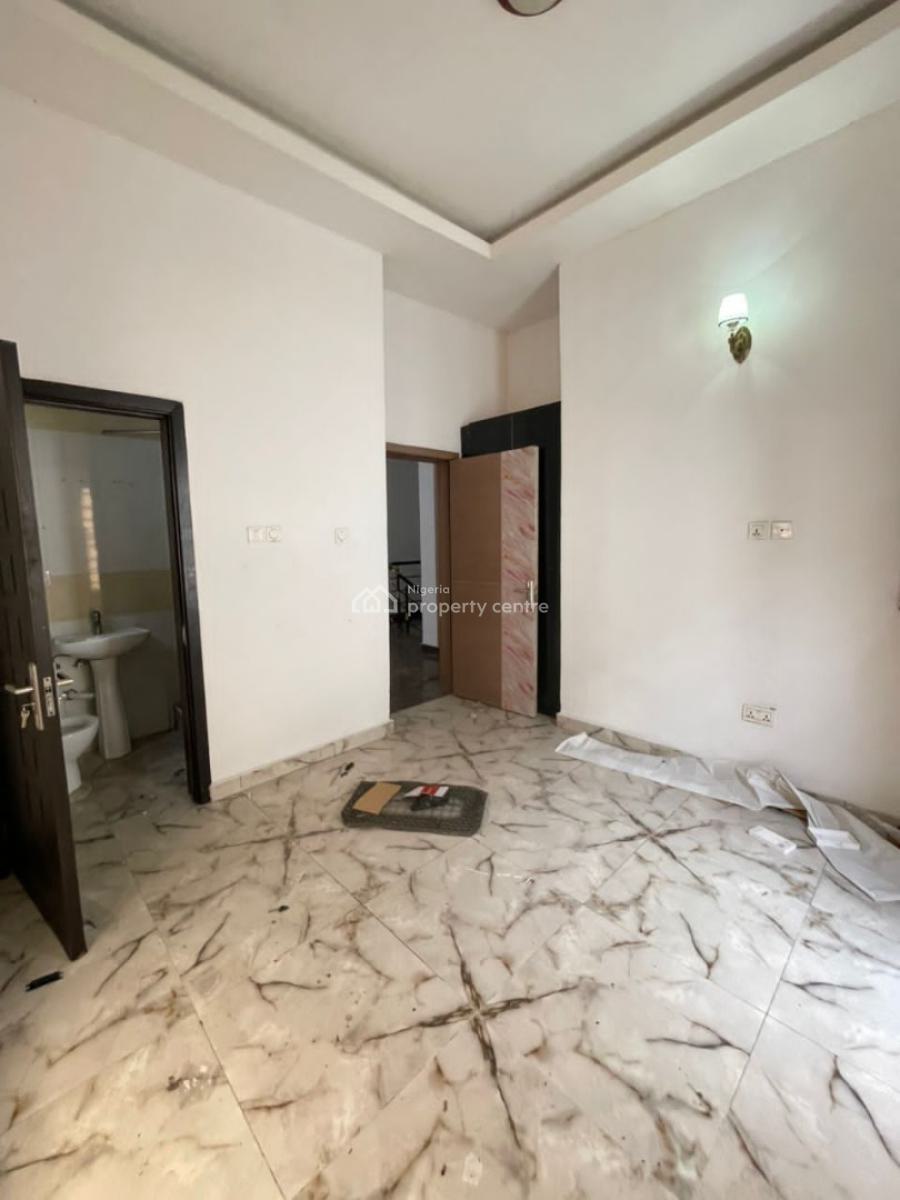 a Room Self Shared Apartment, Opposite Orchid Hospital, Lekki Phase 2, Lekki, Lagos, Flat / Apartment for Rent